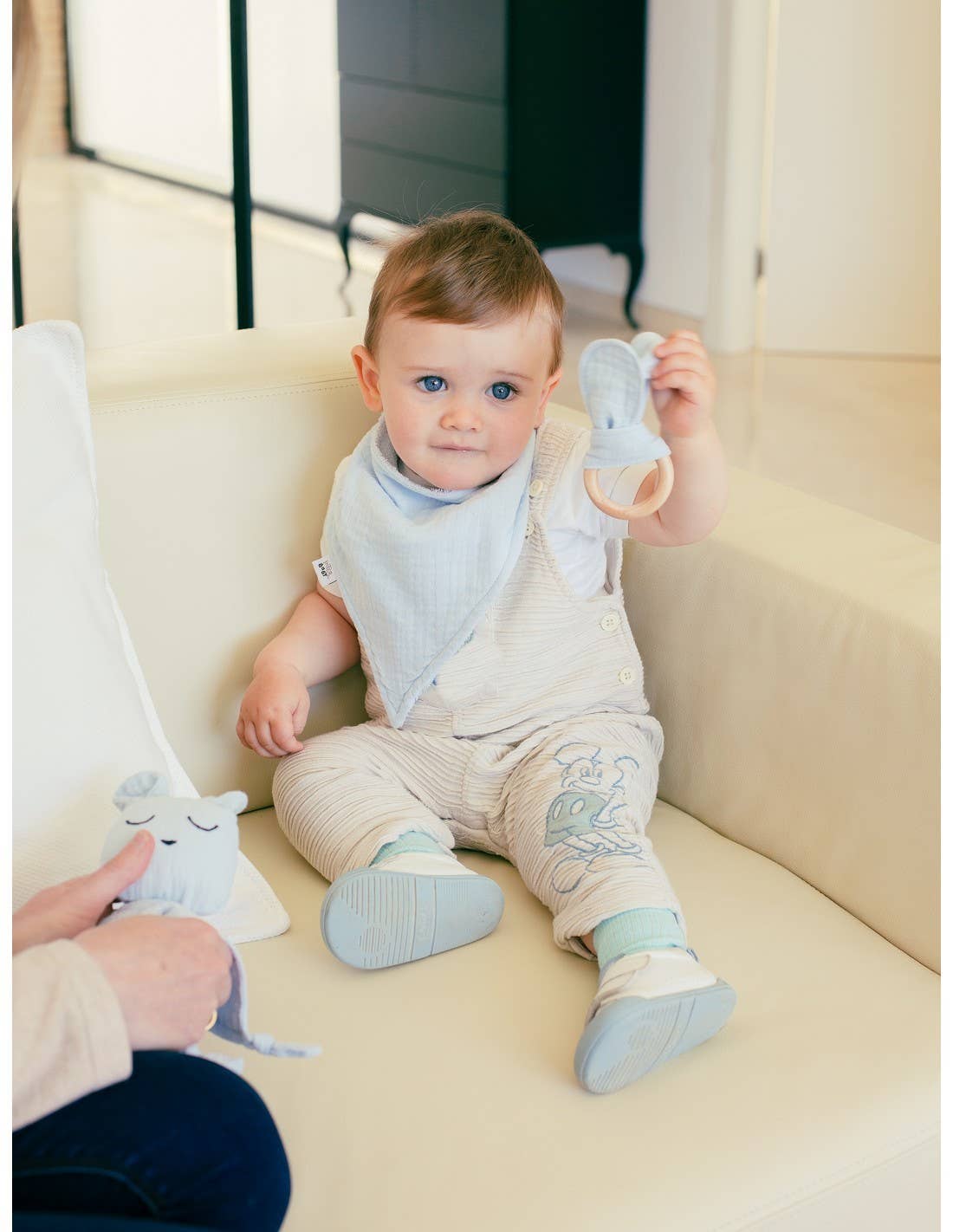 Set med snuttefilt, bandana och bitring i muslin från Interbaby